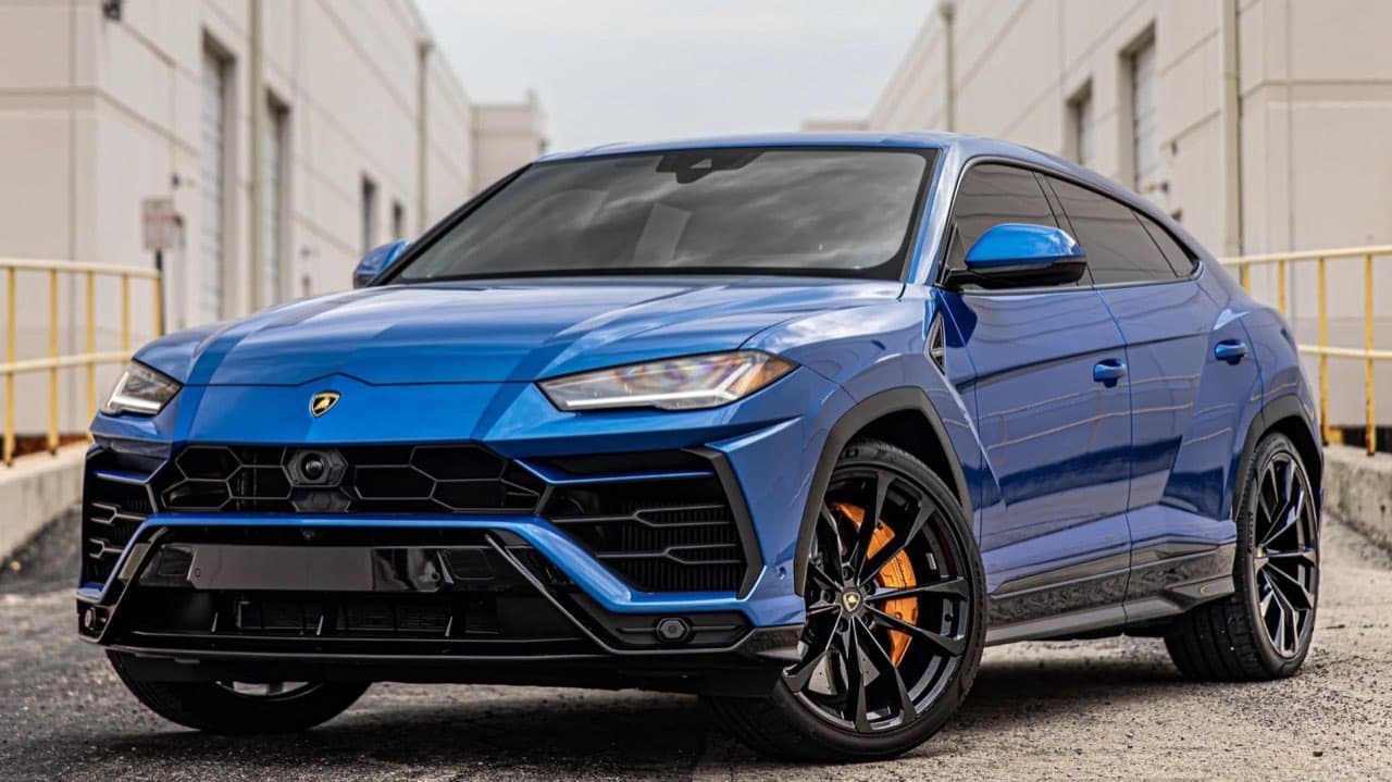 Lamborghini Urus (Blu) — luxury rental from DDE Rentals